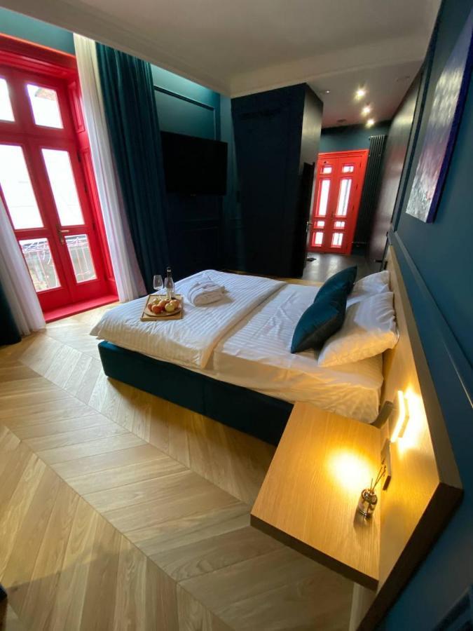 Once Apartments Ivano-Frankivsk Ngoại thất bức ảnh